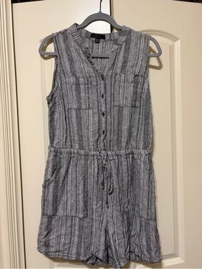 Sleeveless Striped Romper - Gray